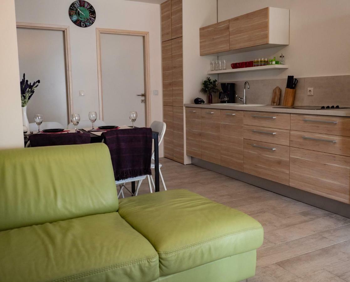 Ferienwohnung Luciana Povljana Exterior foto