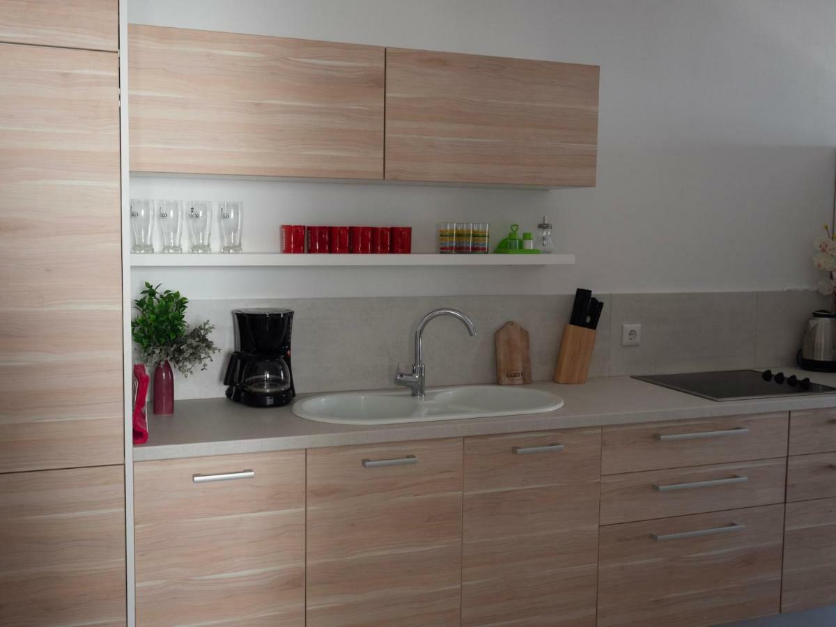 Ferienwohnung Luciana Povljana Exterior foto