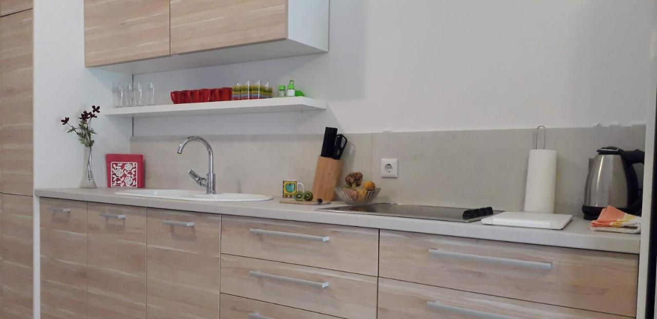 Ferienwohnung Luciana Povljana Exterior foto